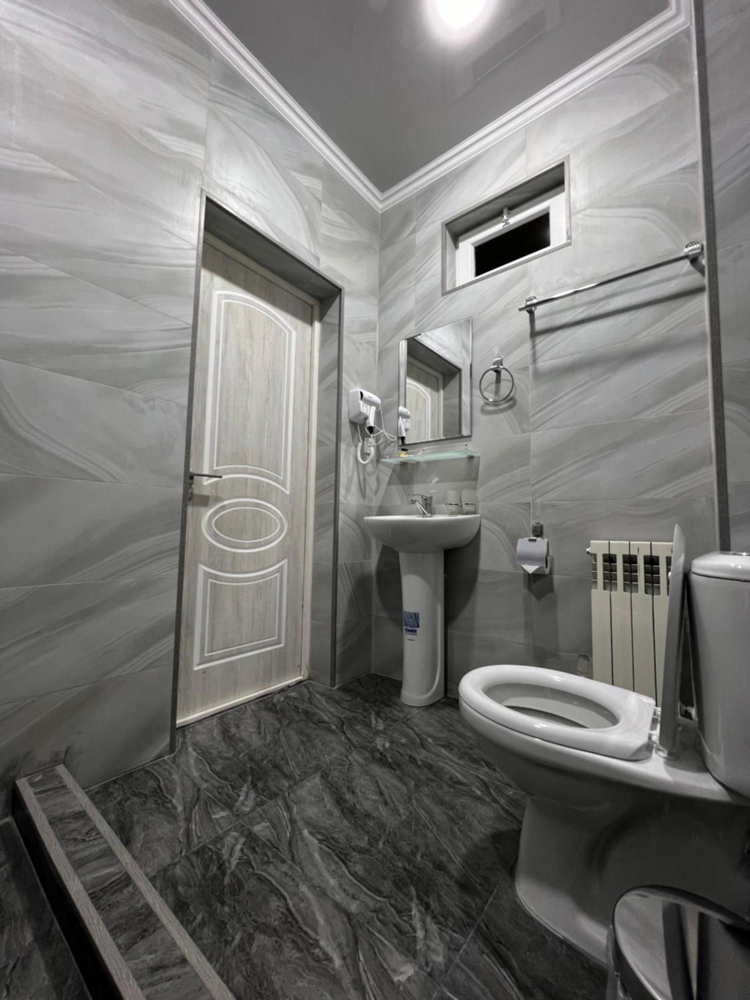 Art Tashkent Hotel Bagian luar foto
