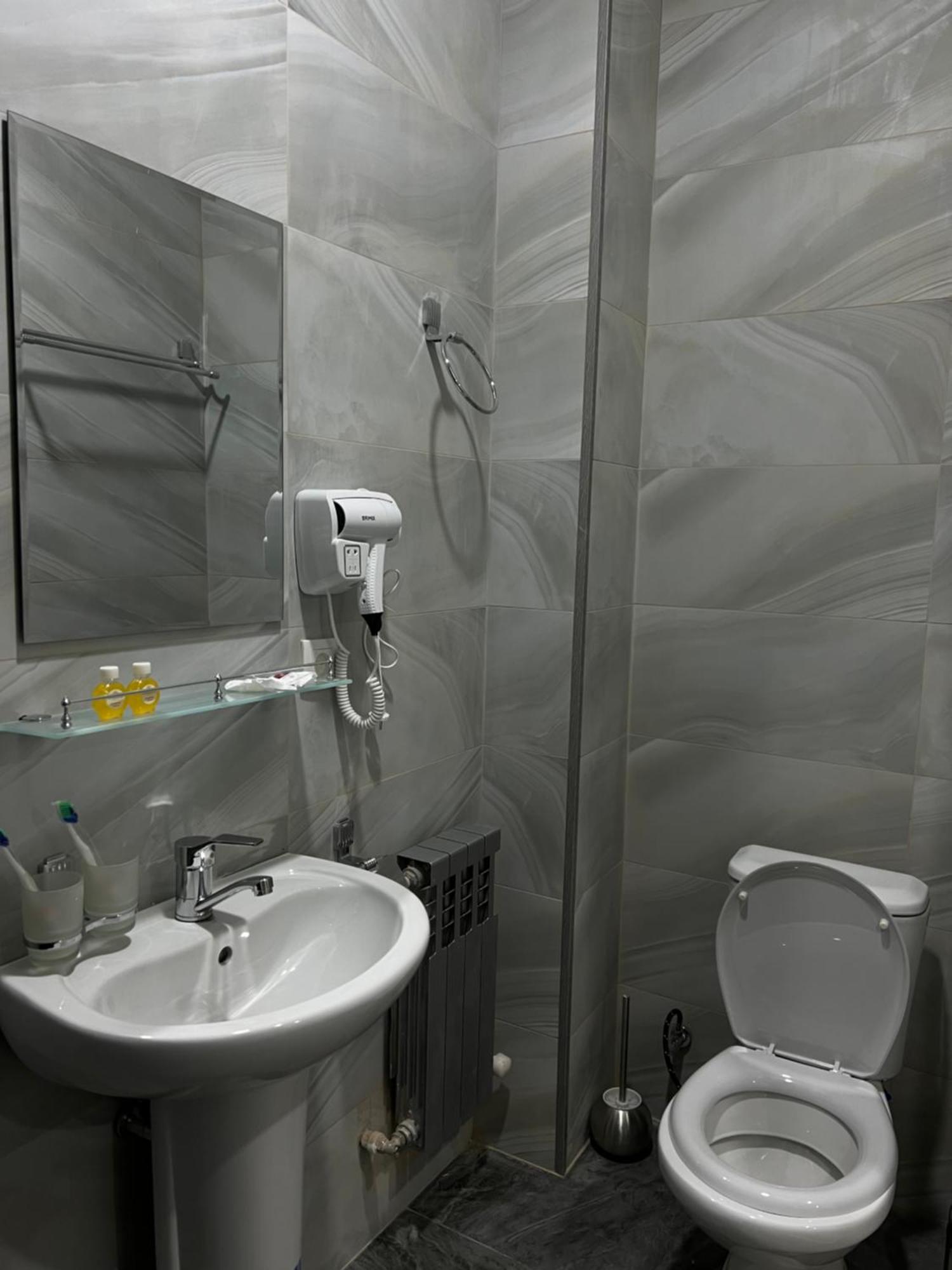 Art Tashkent Hotel Bagian luar foto
